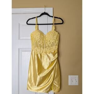 Yellow Satin Lace Corset Mini Dress – NWT – Size 2- Prom Homecoming Event Fairy